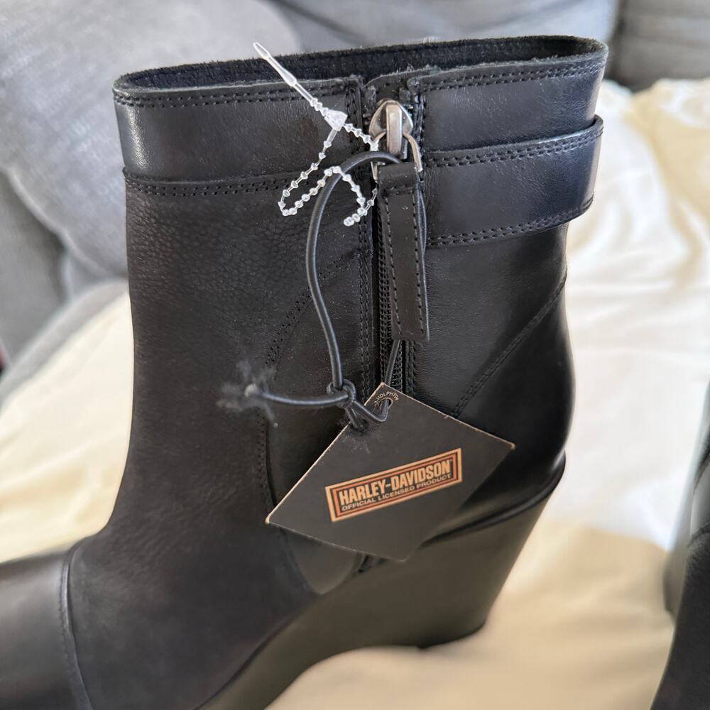 NWT Harley Davidson Black Leather Wedge Booties 4.5 In Wmns Sz 10 Biker Grunge - Picture 3 of 6
